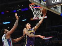 米兰平台 -关于摩纳哥训练开放日，今晨造点机会引欢呼，NBA季后赛在即，训练强度明显提升的信息